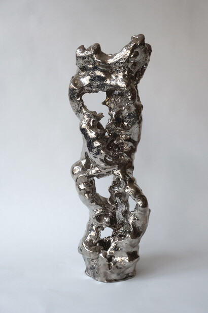 Markus Karstiess, Morris Doe, 2010
Platinum glazed cera- mic, 50 x 29 x 18 cm © Markus Karstiess/ VG Bild-Kunst, Bonn 2007-2015. Courtesy the artist and Bruce Haines Mayfair