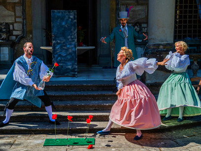 Dandini, Clorinda e Tisbe, foto Guy Bell