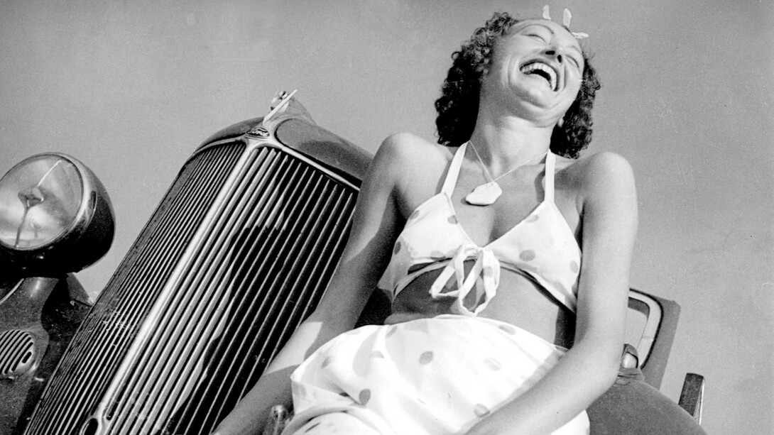 Lee Miller, Nusch Éluard by the side of a car (detail), 1937. Courtesy of the Art Institute of Chicago
