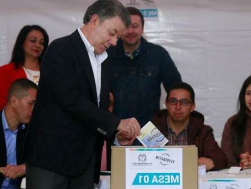 El presidente Santos votando en el referéndum del pasado 2 de octubre