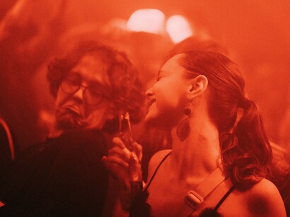 Ricordo che ci stavamo annoiando e per questo abbiamo cominciato a bere tequila