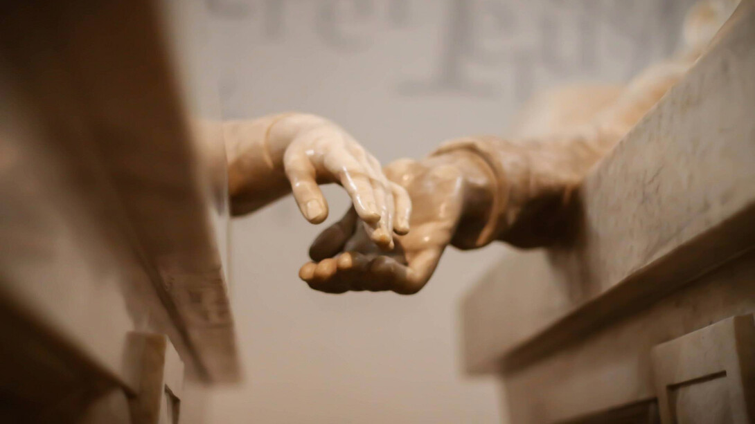 Detalle de la escultura en honor a Los amantes de Teruel