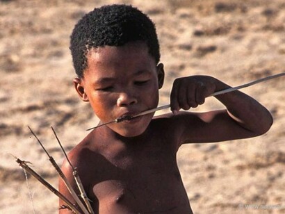 Bimbo boscimane © Survival