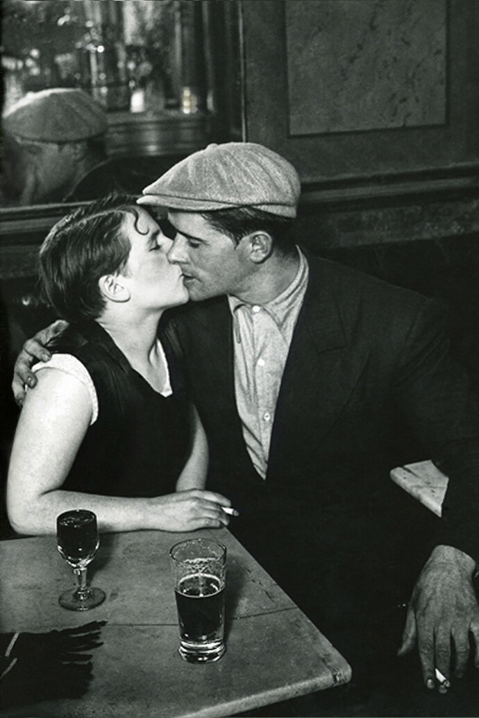 Brassaï, Al bistrot, 1930-32, © Estate Brassaï 