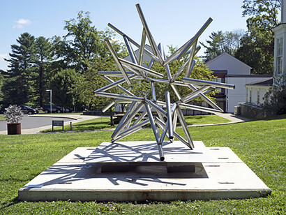 Frank Stella, installation view, left, Star with Square Tubing, 2016; right, Stick Star, 2017, Courtesy of the artist and Marianne Boesky Gallery, New York and Aspen © 2020 Frank Stella/Artists Rights Society (ARS), New York, ph. Christopher E. Manning