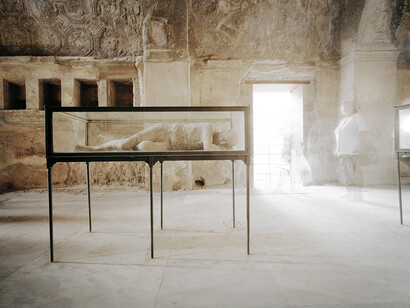 Claudio Sabatino. Pompei, Apodyterion, Terme Stabiane, 2000