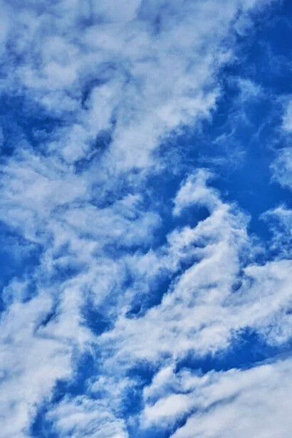 Nubes que juegan en el cielo