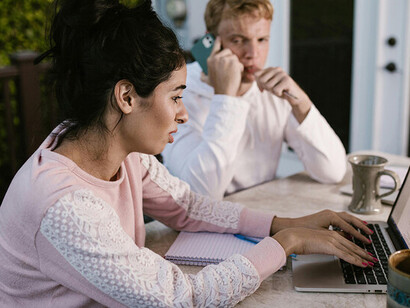 Formations en ligne. Les apprenants peuvent bénéficier d'une formation dont elles n'auraient justement pas pu bénéficier sans ces possibilités technologiques incroyables