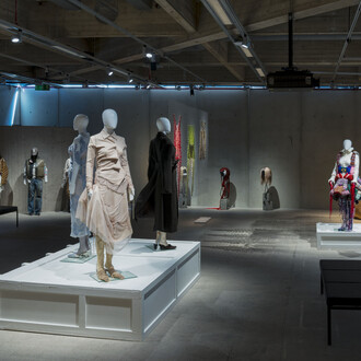 Social fabric, exhibition view. Courtesy of EMMA