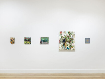 Various artists, Summer gardens. Paintings and photographs of gardens today, exhibition view. Courtesy of Galerie Albrecht 