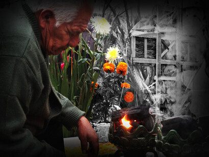 Rituales y rezos durante el Día de los Muertos en el cementero de Mixquic, Ciudad de México