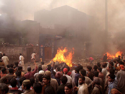 Obligar las personas a convertirse al islam