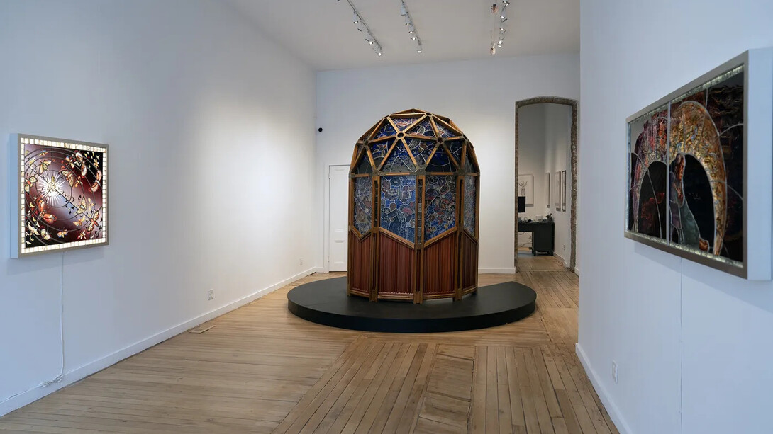 Judith Schaechter, Super/Natural, exhibition view. Courtesy of Claire Oliver Gallery