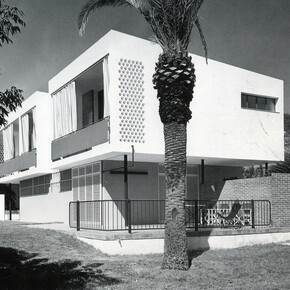 Casa Guardiola. Argentona, Barcelona. Oriol Bohigas;  Josep Ma. Martorell. 1954-1955. Foto Francesc Català-Roca. © Fons Fotogràfic F. Català–Roca – Arxiu Fotogràfic de l’Arxiu Històric del Col•legi d’Arquitectes de Catalunya
