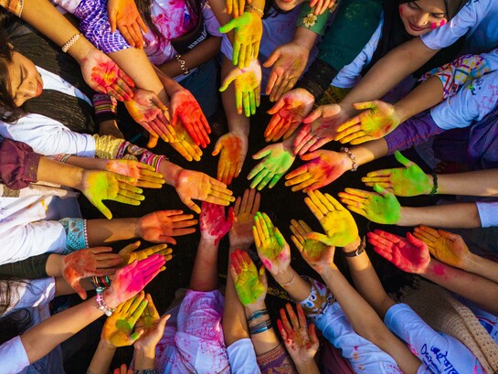 O agente trabalhador do povo pode ser jornalista, antropóloga(o), socióloga(o), padre, freira, historiadora(or), assistente social, pedagoga(o), educadora(or) social, entre outros que atuam na área de humanas e tem como prioridade o amor ao povo. Pois, sem amor ao povo, segundo Clodovis Boff, não é possível um trabalho libertador