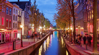 Los canales son la seña de identidad de Ámsterdam