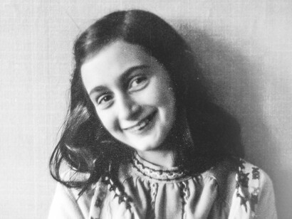 Ana Frank fue descubierta 2 años después. En 1945, murió en el campo de concentración de Bergen-Belsen