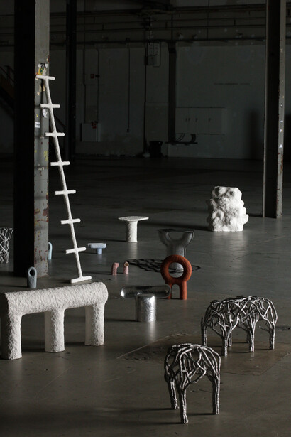 Foyer Gorani - Sigve Knutson, Drawn to production