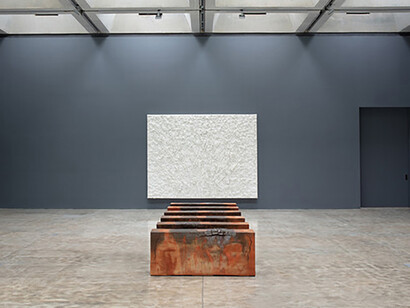 Bosco Sodi, Installation view at Kasmin, London, 2020 © Kasmin/The artist