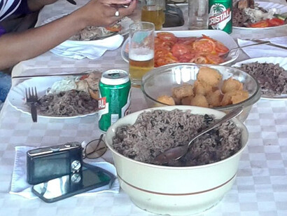 Comimos juntos en un paladar cercano (fotografía de Paco Cerezo)