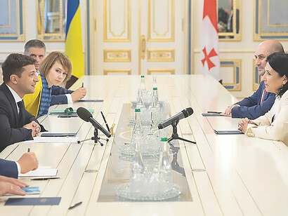 Volodymyr Zelensky with the delegation of Georgia headed by the georgian president Salome Zourabichvilli, 2019