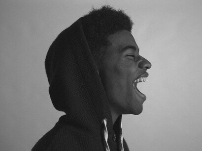 Sobre todo: sonreír