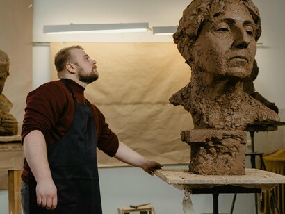 Escultor. Os museus transformaram-se em parques temáticos com bilhetes por vezes acessíveis






