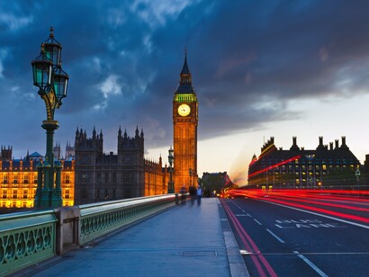 Londres. Tráfico ante el Big Ben