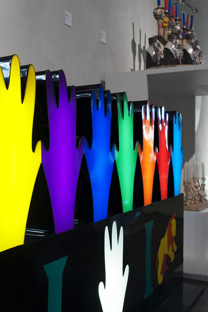Marco Lodola, 2001 - Metacrilati trasparenti e neon. Ph Ilaria Zennaro
