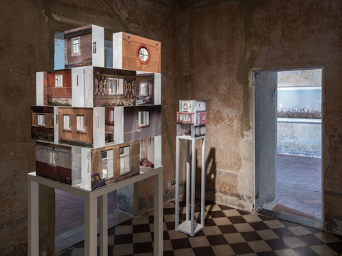 Zhanna Kadyrova, "Mia casa, mia fortezza", Exhibition view. Courtesy of Galleria Continua