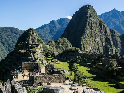 Esta passagem ficaria na região central da Gruta do Carimbado, que foi fechada pelo Ministério Público Ambiental, e o ponto correto estaria na parte subterrânea do local, no centro de um labirinto. Ou seja, haveria um portal dimensional que levaria o visitante instantaneamente de um município (país!) ao outro