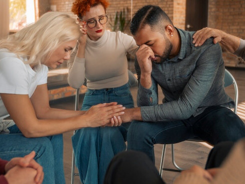 Through collective empathy and understanding, participants in support groups work to address the challenges of depression and suicide