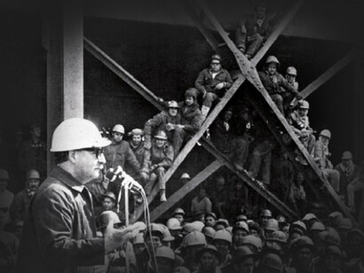 Presidente Salvador Allende en un discurso con trabajadores del sector minero