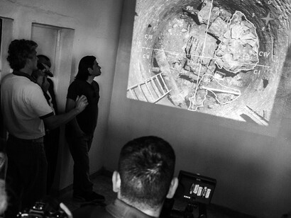 Inspección judicial en el Pozo de Vargas en el marco de juicios de delitos de lesa humanidad cometidos durante la dictadura. Tucumán, Argentina, septiembre de 2013. Fuente: archivo CAMIT