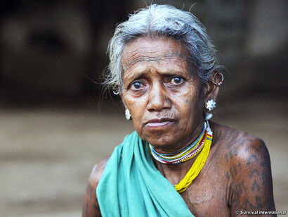 Molti Baiga denunciano di aver subito trattamenti violenti da parte dei guardaparco, e di soffrire la povertà al di fuori della loro terra ancestrale. © Survival International, 2013
