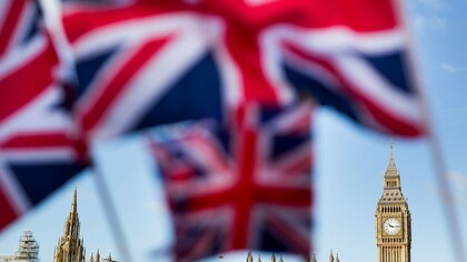 Banderas británicas ante el Big Ben