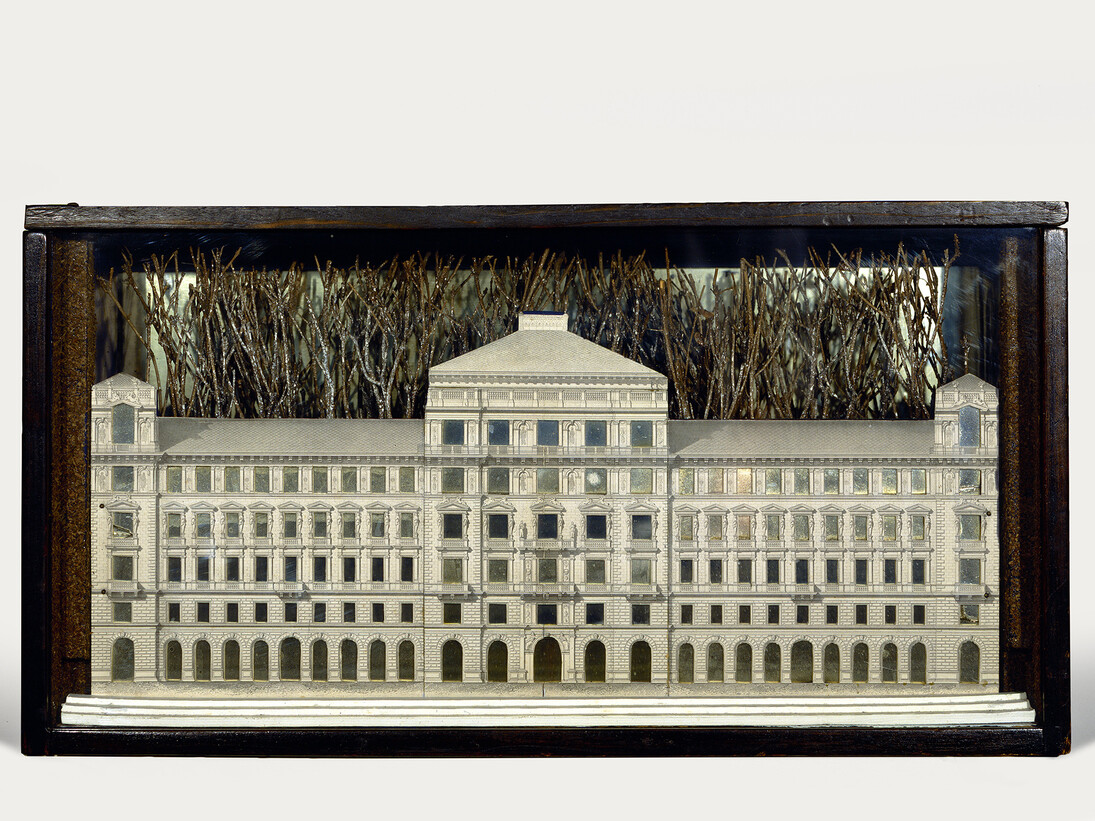Joseph Cornell, Palace, 1943, Box construction: Glass-paned, stained wood box with photomechanical reproduction, mirror, spray-painted twigs, wood and shaved bark, 26.7 x 50.5 x 13 cm,The Menil Collection, Houston, Photo The Menil Collection, Houston. Photography: Hickey-Robertson (c) The Joseph and Robert Cornell Memorial Foundation/VAGA, NY/DACS, London 2015, Exhibition organised by the Royal Academy of Arts, London, and Kunsthistorisches Museum, Vienna 
