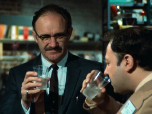 La pellicola è caratterizzata da un'atmosfera claustrofobica e da una colonna sonora inquietante composta da David Shire, che contribuisce a sottolineare il senso di tensione