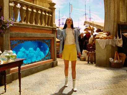 Bella Baxter, a protagonista de Pobres Criaturas, é mais do que uma "pobre criatura". Conheça sua jornada de autodescoberta e liberdade em um filme surpreendente