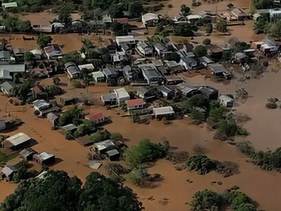 Enchentes de 2024 no Rio Grande do Sul, Brasil. Foto: Marinha do Brasil. A janela de oportunidade para conter o aquecimento global abaixo de 1,5 °C se estreita rapidamente. Cientistas alertam que passaremos pontos de não retorno caso as emissões continuem neste ritmo. Em vez de olharmos para o futuro como algo abstrato, precisamos entender que o futuro é hoje: cada decisão, cada ação ou inação de agora, define as próximas décadas