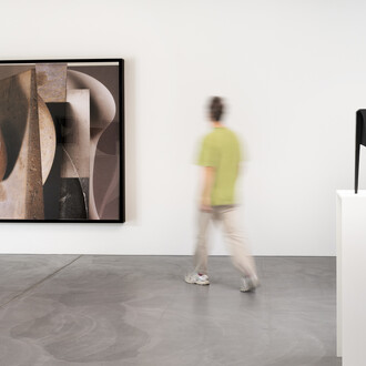 Erin Shirreff, Table muse, exhibition view. Courtesy of Von Bartha