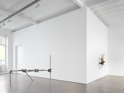 Jean-Luc Moulène, exhibition view. Courtesy of Galerie Greta Meert