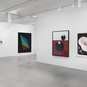 Ausstellungsansicht „First Things First“, Foto: Jens Ziehe
