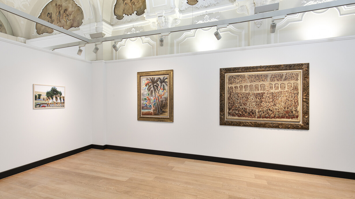 Artisti vari, Dalla scena al reale. Persistenze e metamorfosi del corpo collettivo, vista della mostra. Cortesia di Mazzoleni