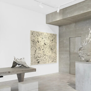 Various artists, Traces, exhibition view. Courtesy of Galerie Sept