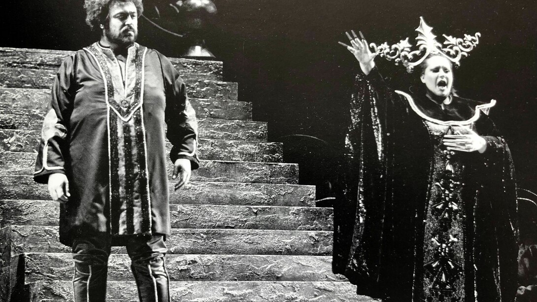 Pavarotti y Caballé en una representación de «Turandot» (Puccini) en los años setenta