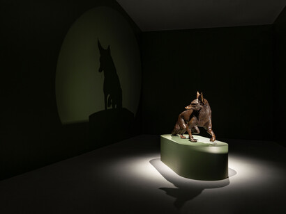 Emma Webster, The engine of beasts, vue d'exposition. Courtoisie de la Galerie Perrotin