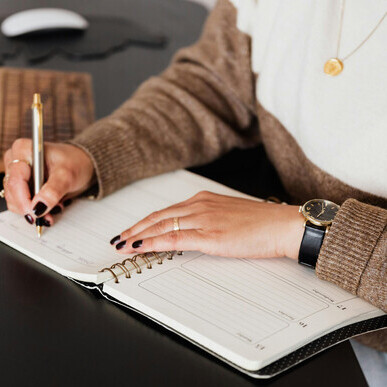 O autocuidado e o autoconhecimento são essenciais para definir limites entre vida pessoal e trabalho, evitando burnout