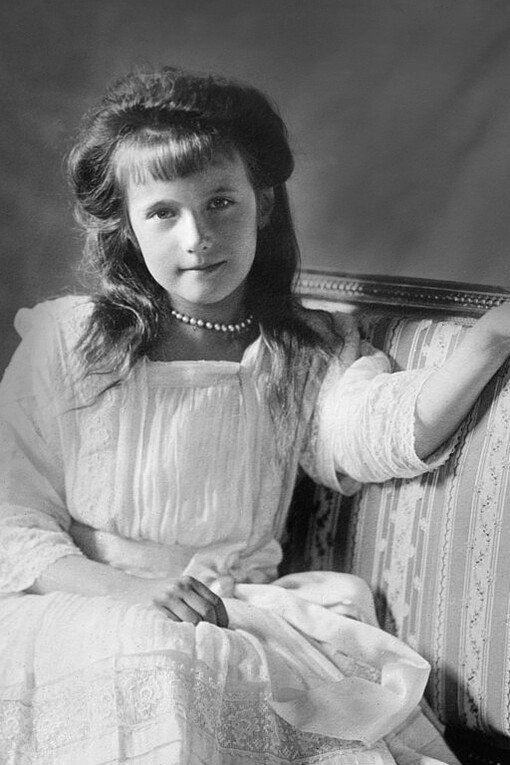 Gran duquesa Anastasia Nikolaievna Romanova en 1910. La película animada de 1997 reinterpretó su historia, presentando a Anastasia como una joven en busca de su identidad más allá de la tragedia