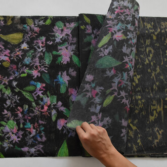 Elena Hamerski, Foresta Nera, (libro d'artista composto da 36 disegni), 2017, olio di lino, pastelli acquerellabili e carbone su carta, cm 50x74 cm, foto Francesca Merendi. 